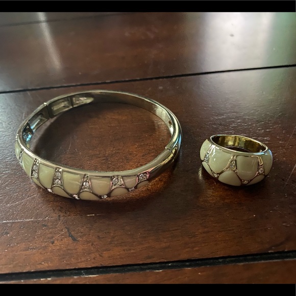5 for $25. NWOT. Bracelet & ring set! - Picture 1 of 2